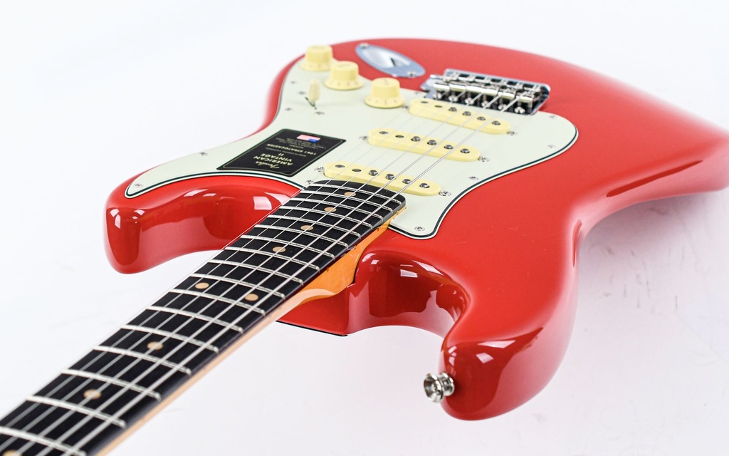 Fender American Vintage II 61 Stratocaster RW Fiesta Red-8.jpg
