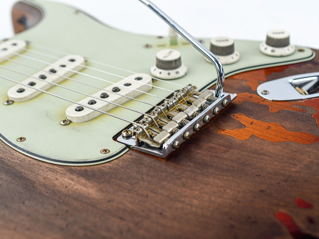 Fender Custom Shop Rory Gallagher Stratocaster Heavy Relic 3 Color Sunburst-11.jpg
