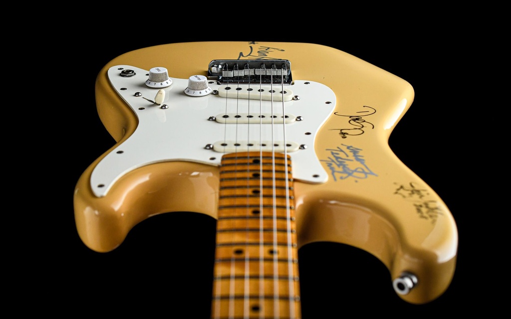 Fender Stratocaster 1983 Dan Smith Era-16.jpg