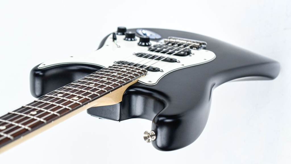 Fender Stratocaster Highway One Satin Black 2007-8.jpg