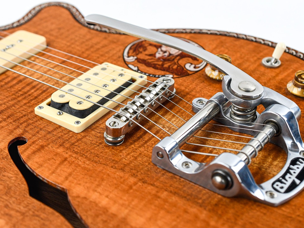 Smitty Model 1 with Bigsby Natural-10.jpg