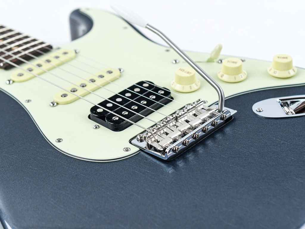Suhr Classic S Vintage Limited Charcoal Frost-10.jpg