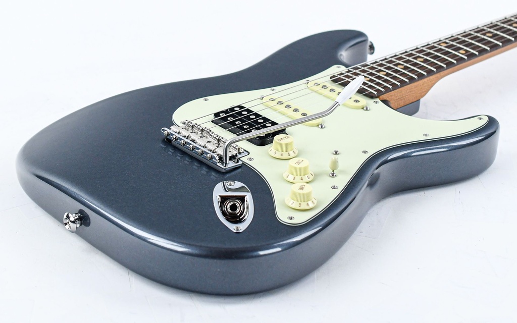Suhr Classic S Vintage Limited Charcoal Frost-11.jpg