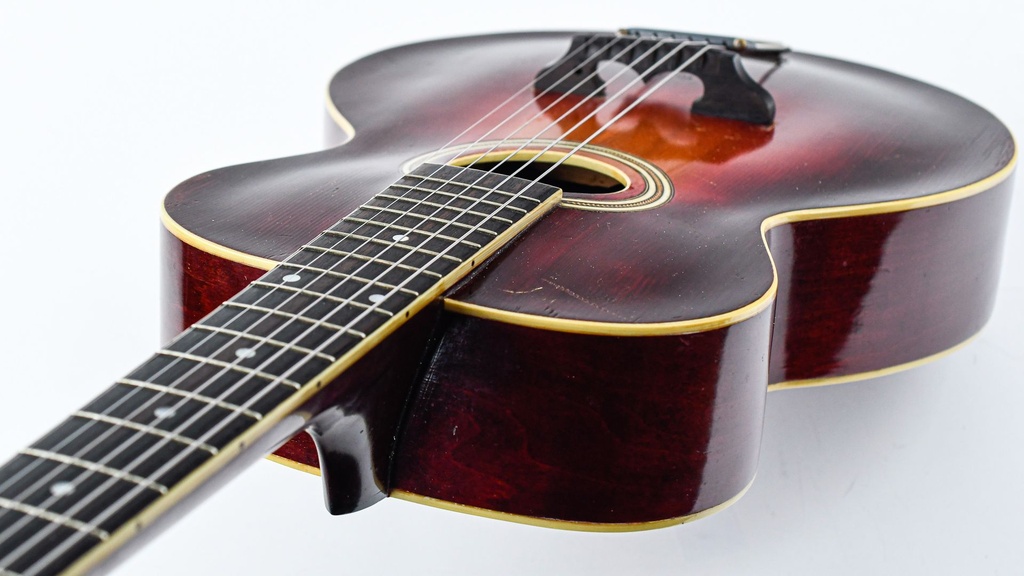 Gibson L3 1921-8.jpg