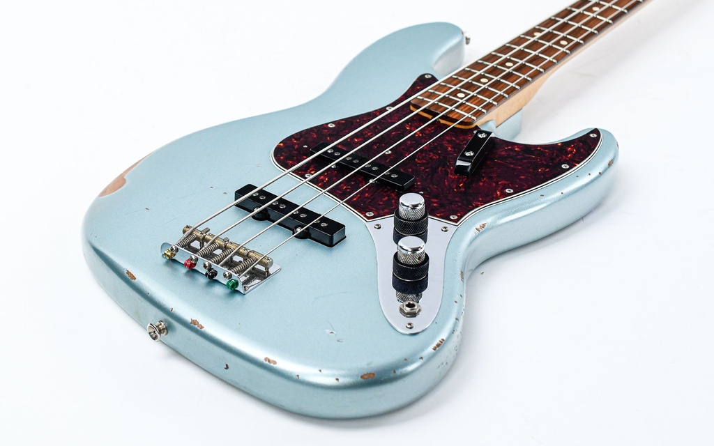 Fender Jazz Bass 60th Ann Road Worn Ice Blue Metallic 2020-11.jpg