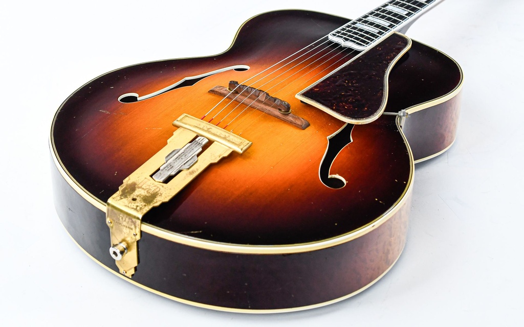 Gibson L5 Sunburst 1939-11.jpg