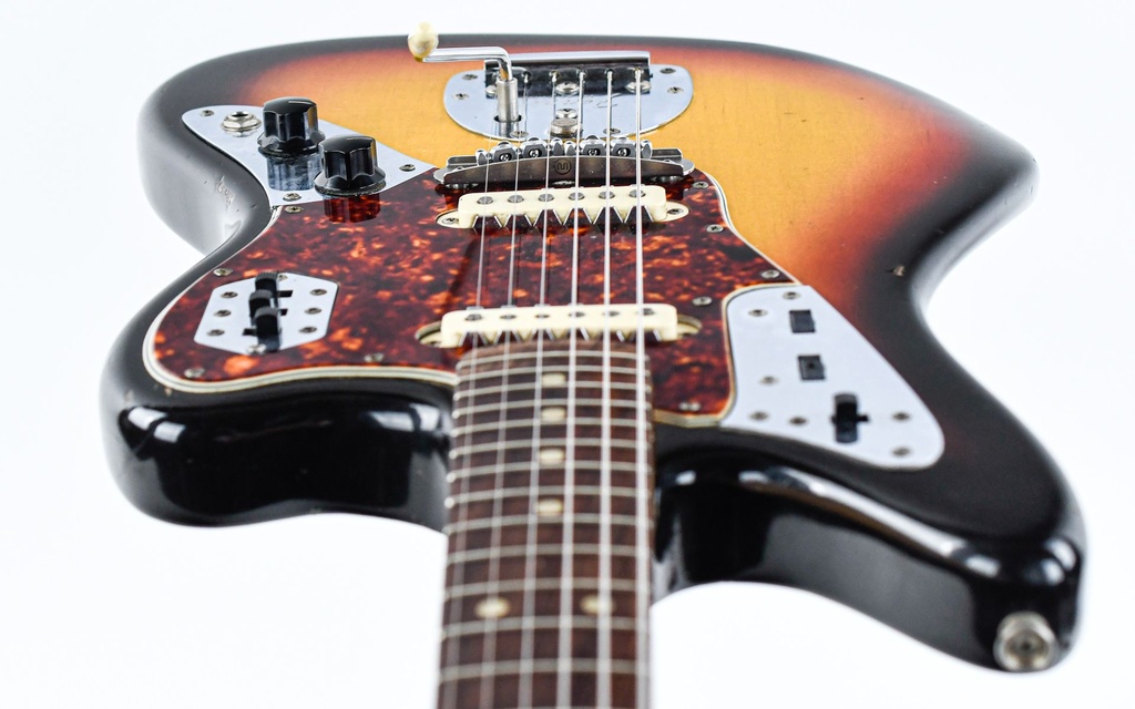 [L79485] Fender Jaguar Three Tone Sunburst 1965-12.jpg