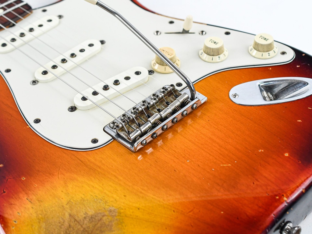 [cc135] Fender 1960s Stratocaster Cunetto Relic Sunburst 1998-10.jpg