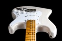 Fender Eric Clapton Signature Stratocaster Journeyman Relic Maple Fingerboard Aged White Blonde-13.jpg