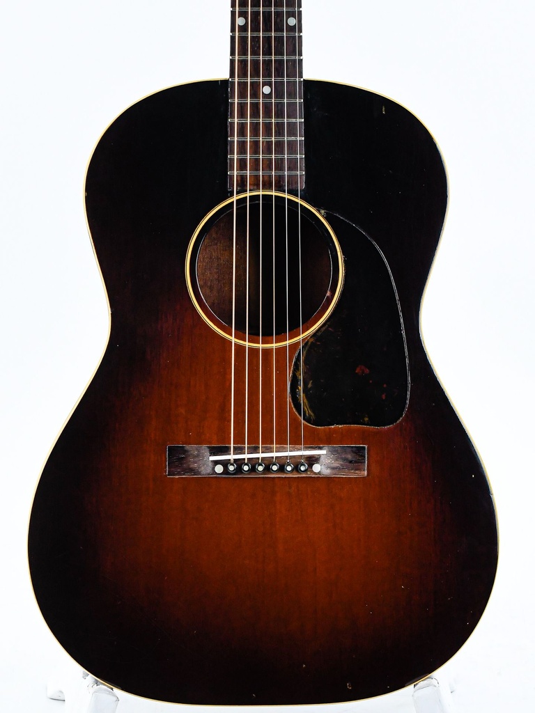 [1943 LG2 Banner Sunburst] Gibson LG2 Banner Sunburst 1943-3.jpg