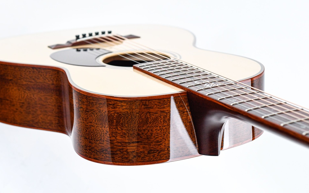 Santa Cruz 00 Custom Mahogany Moon Spruce 2023-8.jpg