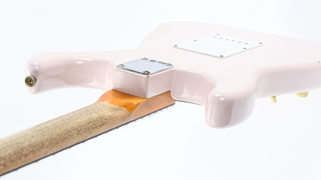 Fender Custom Shop 60s Stratocaster Journeyman Relic Shell Pink 2020-10.jpg