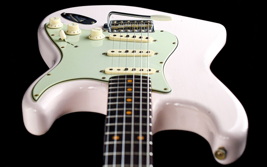 Fender Custom Shop 60s Stratocaster Journeyman Relic Shell Pink 2020-13.jpg