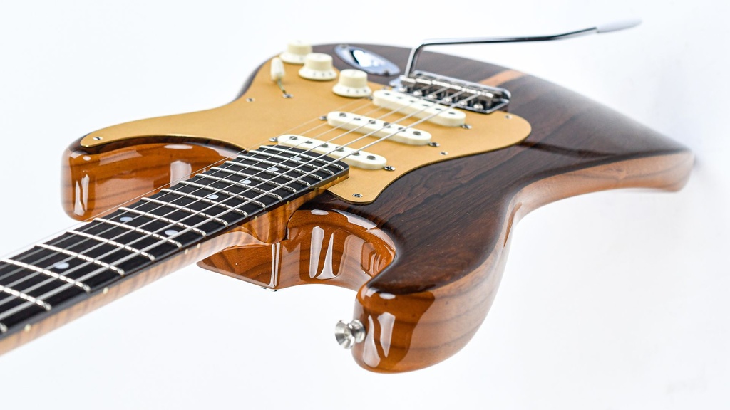 Fender Custom Shop Artisan Ziricote Stratocaster 2019-9.jpg