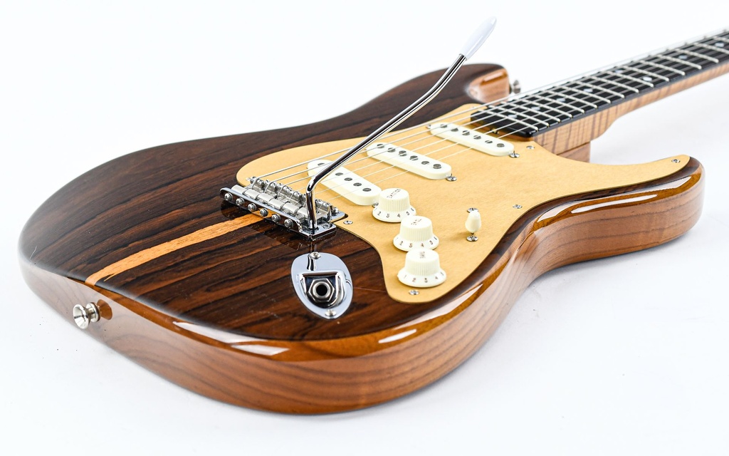 Fender Custom Shop Artisan Ziricote Stratocaster 2019-12.jpg
