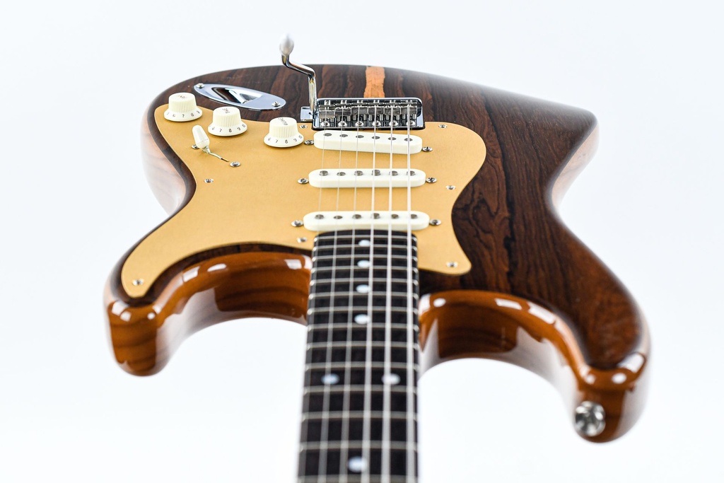Fender Custom Shop Artisan Ziricote Stratocaster 2019-13.jpg