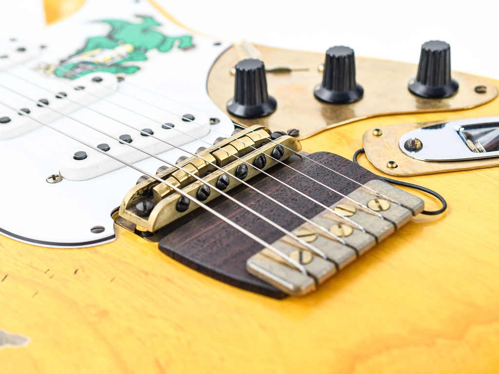 Fender Jerry Garcia Alligator Strat Relic 1-Piece Rift Sawn Maple Neck Aged Natural-13.jpg