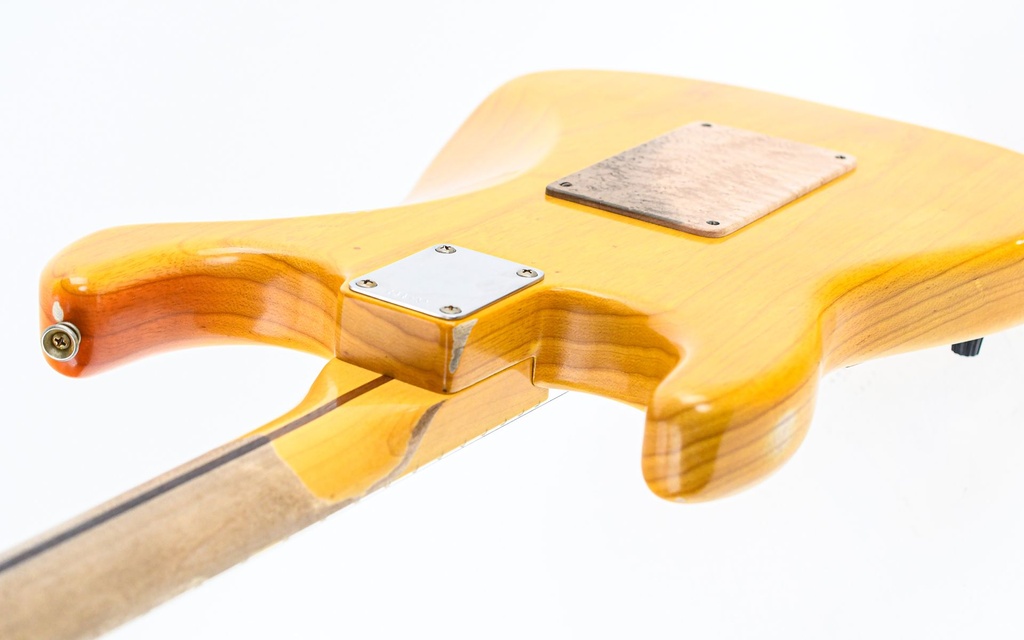 Fender Jerry Garcia Alligator Strat Relic 1-Piece Rift Sawn Maple Neck Aged Natural-12.jpg