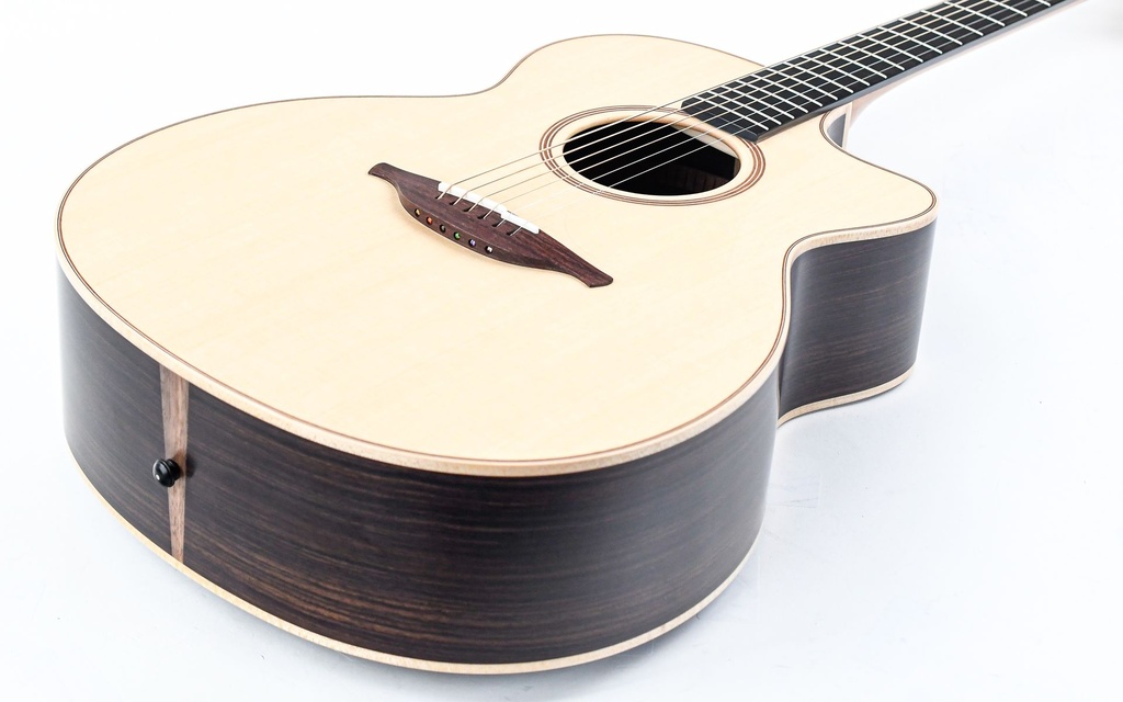 Lowden O32C Indian Rosewood Sitka Spruce Ann. Model-13.jpg