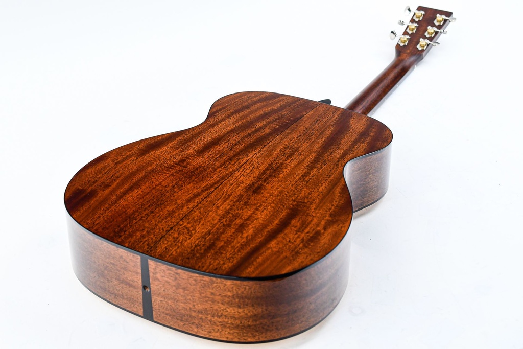 Martin 00018 Custom Alpine Spruce Mahogany 2022-13.jpg