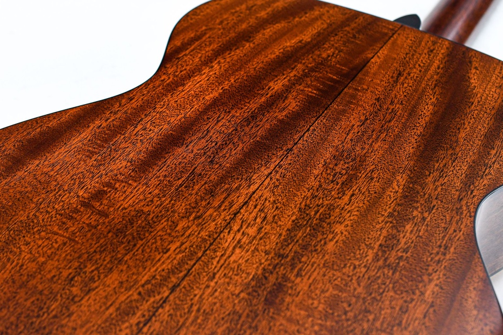 Martin 00018 Custom Alpine Spruce Mahogany 2022-12.jpg