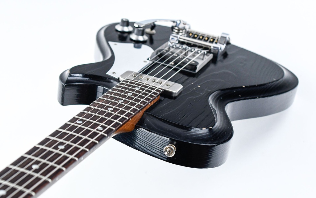 Novo Nucleus Solus F2 Bull Black Bigsby Ltd.-8.jpg