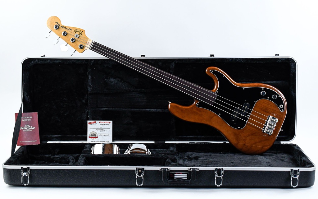 Fender Precision Fretless Walnut 1978-1.jpg