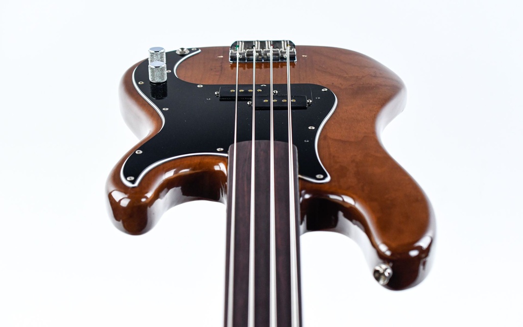 Fender Precision Fretless Walnut 1978-12.jpg