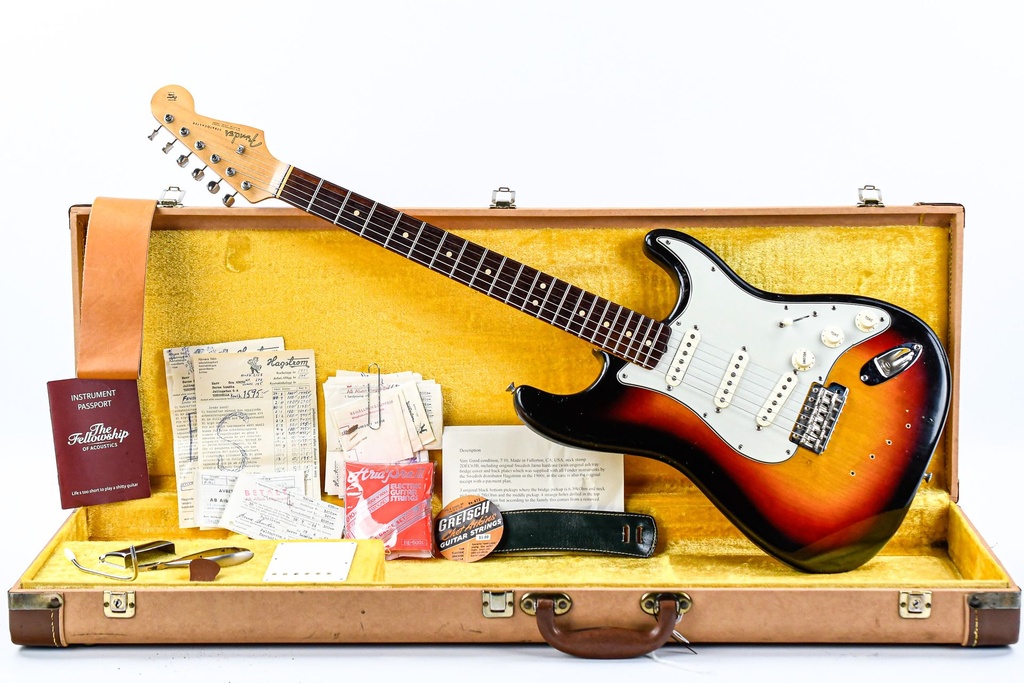 Fender Stratocaster Sunburst 1964-1.jpg