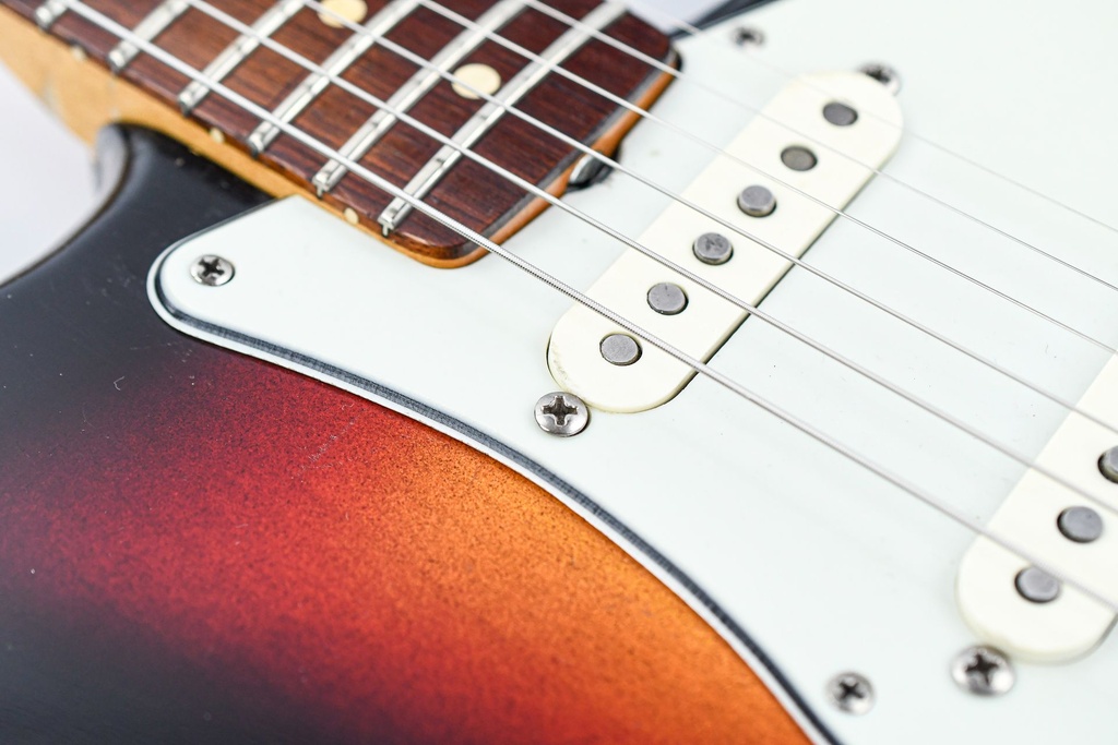 Fender Stratocaster Sunburst 1964-21.jpg