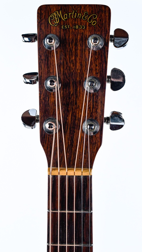 Martin D18 Shaded Sunburst 1977-4.jpg