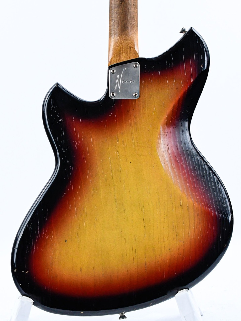 Novo SERUS J 64 3-Tone Burst #24461-6.jpg