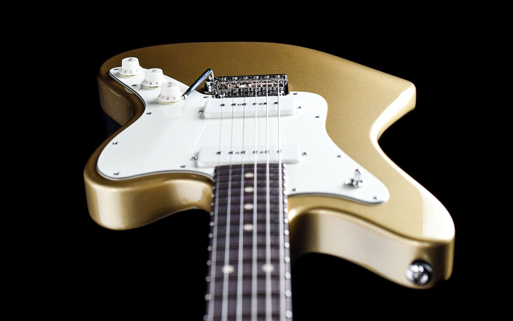 Suhr Classic JM Gold S90-12.jpg