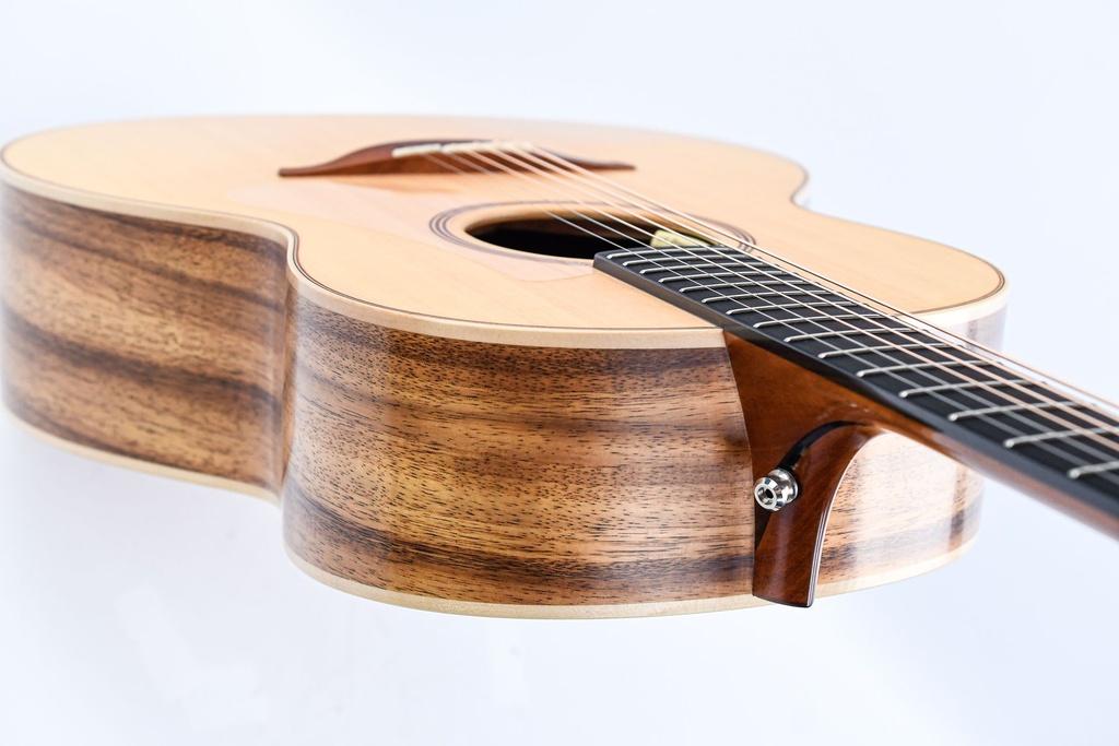 Lowden F34 Sitka Koa 2022-9.jpg