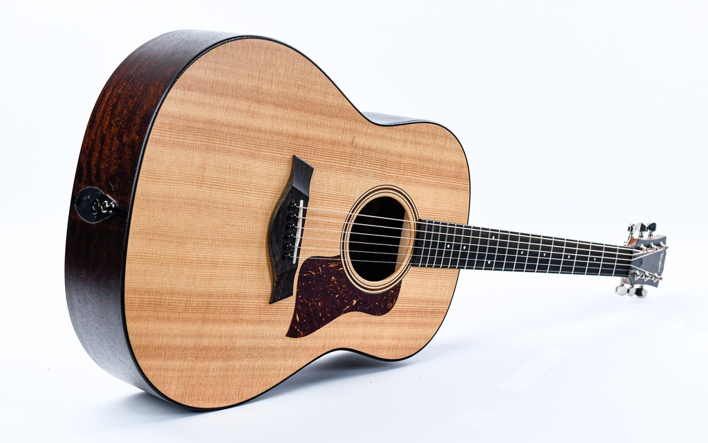 Taylor AD17e Natural 2021-12.jpg