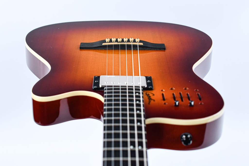 Godin A6 Ultra Cognac Burst 2021-13.jpg