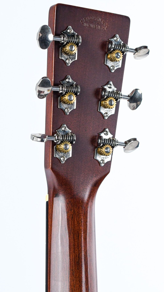 Martin D18GE Sunburst 2007-5.jpg