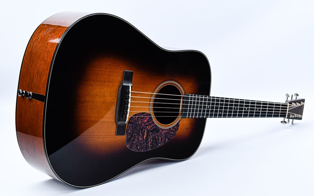 Martin D18GE Sunburst 2007-13.jpg