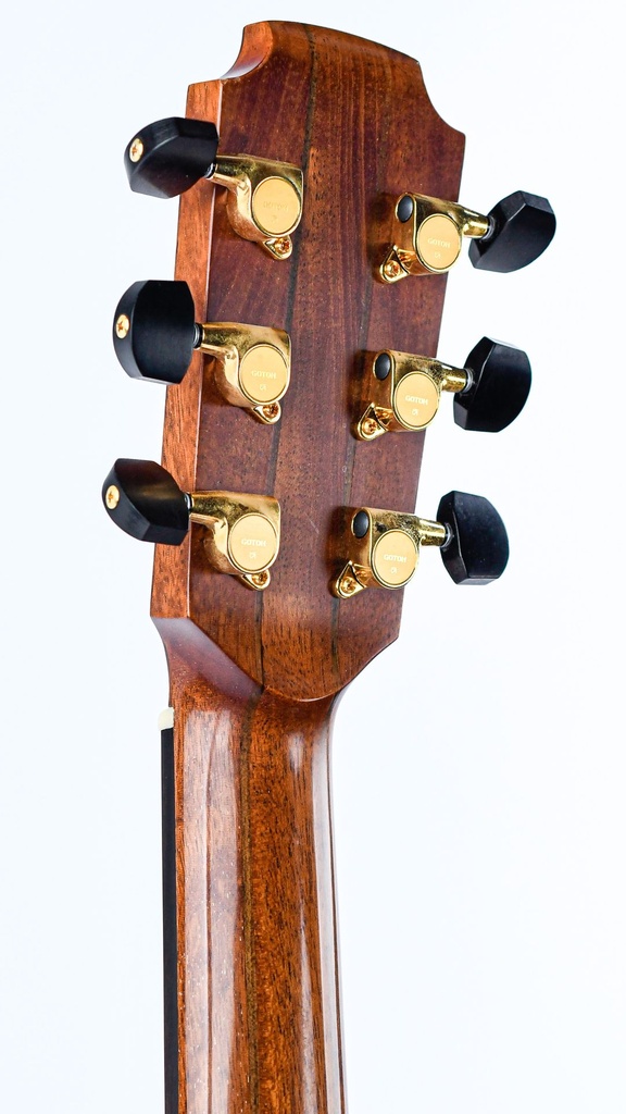 Lowden O32 Sitka Rosewood 2005-5.jpg