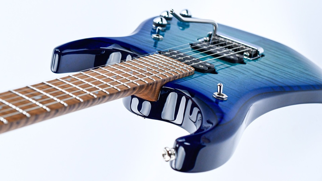 Music Man JP15 Cerulean Paradise Quilted Maple-8.jpg