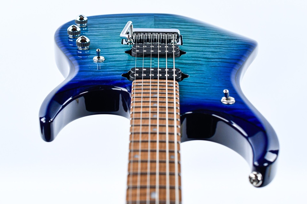 Music Man JP15 Cerulean Paradise Quilted Maple-13.jpg