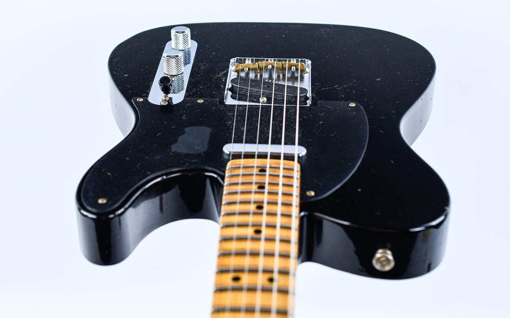 Fender Custom Shop 1951 Nocaster Black Journeyman Relic-13.jpg