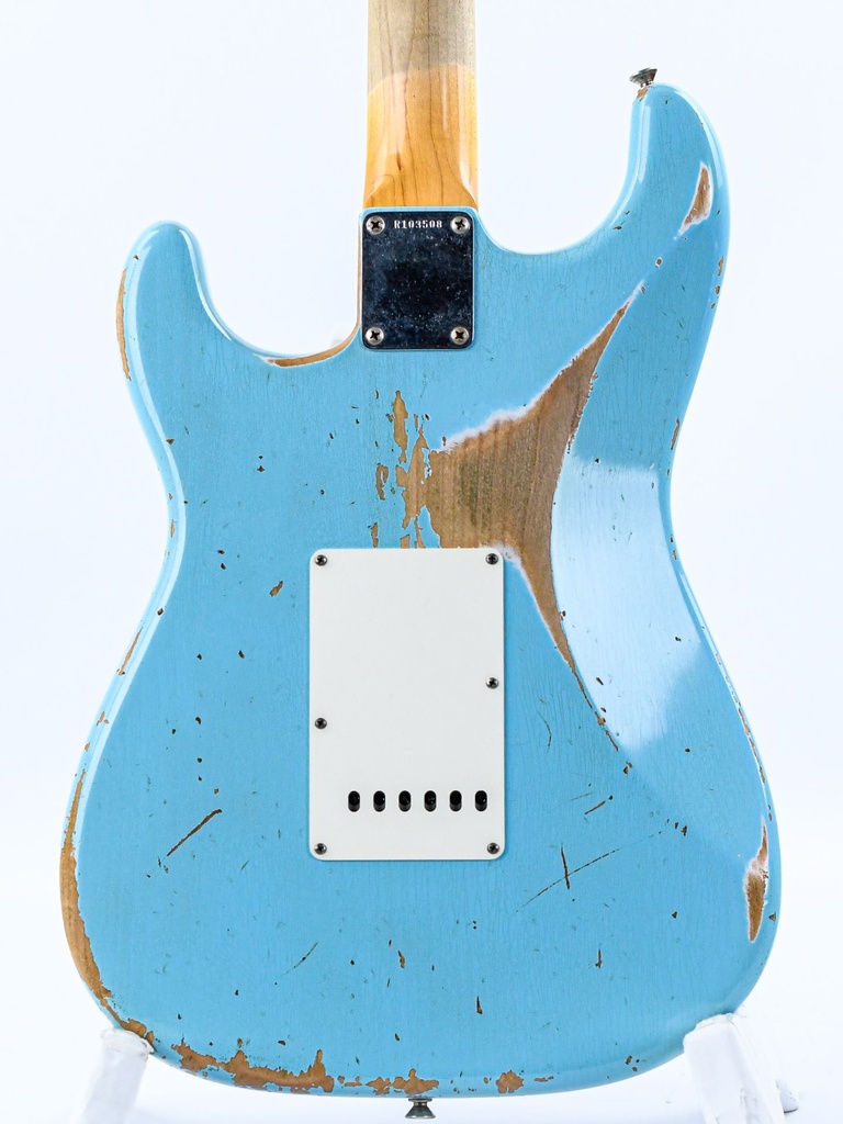 Fender Custom Shop Stratocaster 64 Heavy Relic Daphne Blue 2019-7.jpg