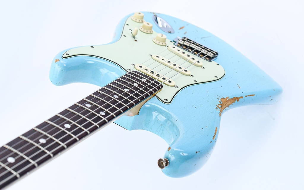 Fender Custom Shop Stratocaster 64 Heavy Relic Daphne Blue 2019-9.jpg