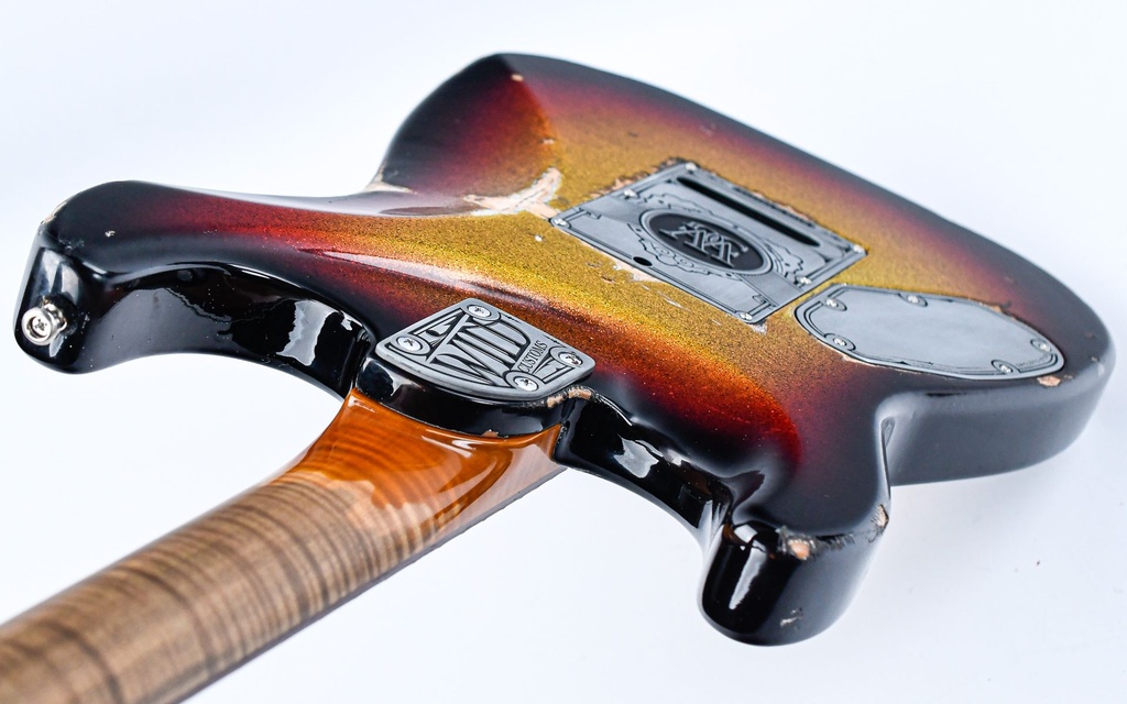 [23S05091] Wild Customs Ventura Standard HSS Tequila Sunrise Flake Relic 2024-11.jpg