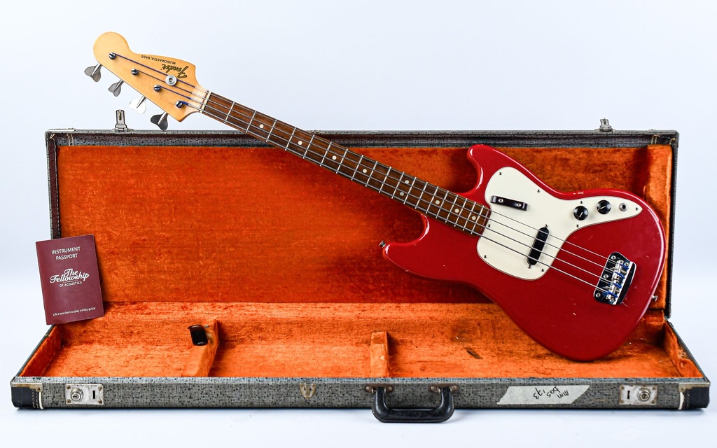 Fender Musicmaster Bass Dakota Red 1973-1.jpg