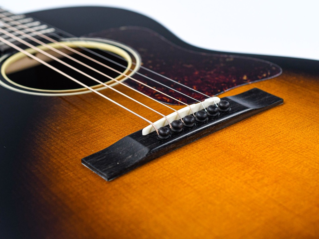 Eastman E1 OOSS Deluxe Sunburst-10.jpg