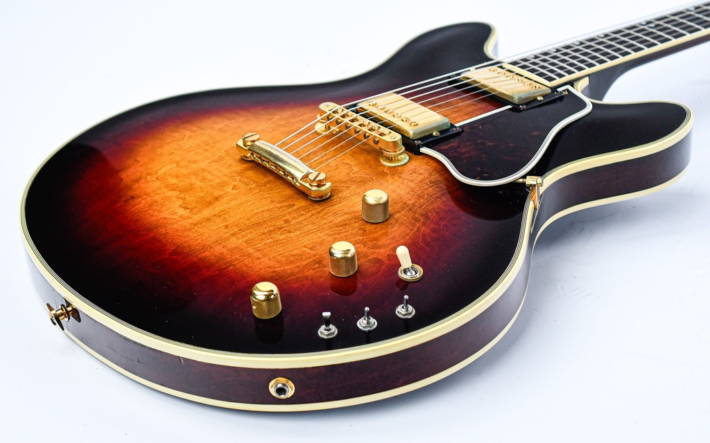 Gibson ES Artist Sunburst 1980-11.jpg