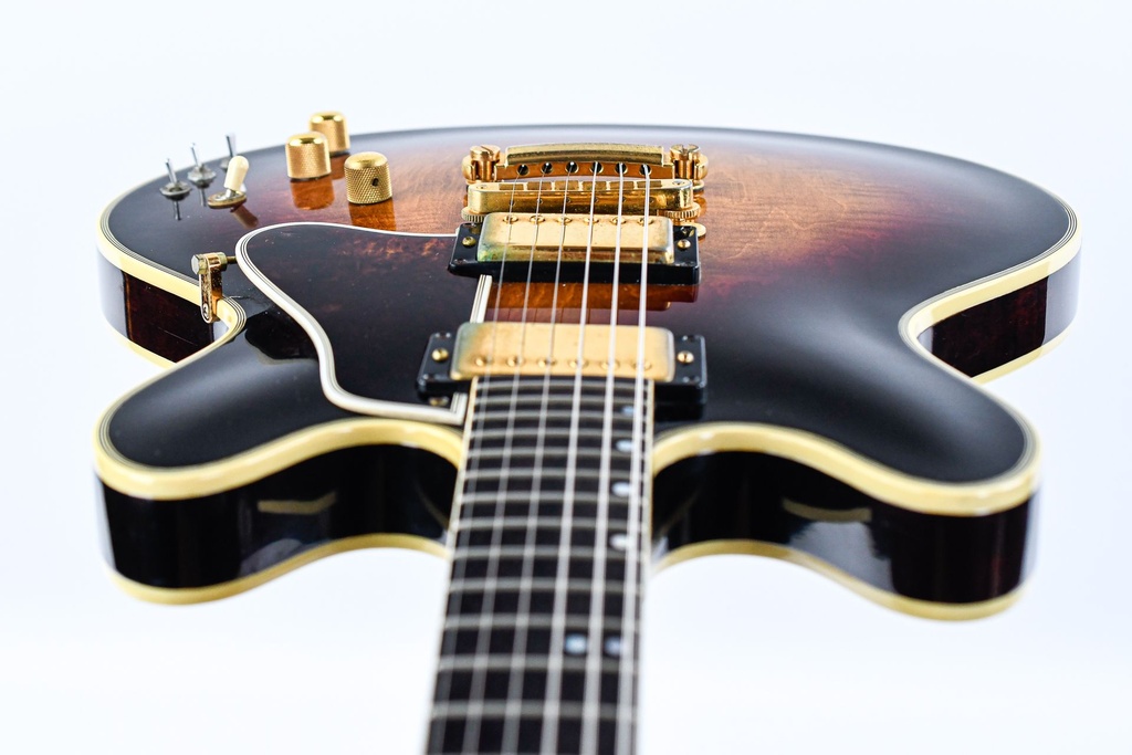 Gibson ES Artist Sunburst 1980-12.jpg