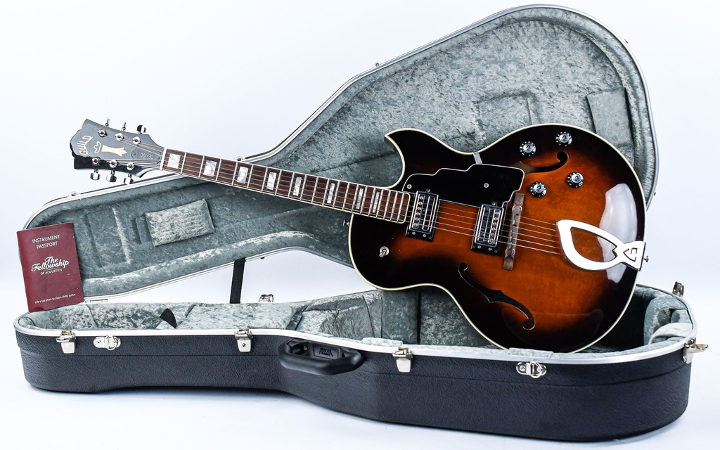 [KA100152] Guild CE100D Hollowbody 1982-1.jpg